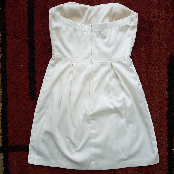 Pearl White Dress - Picture 3 of 3